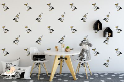 pelikany rozmieszczone na jasnym tle – tapeta dla dzieci